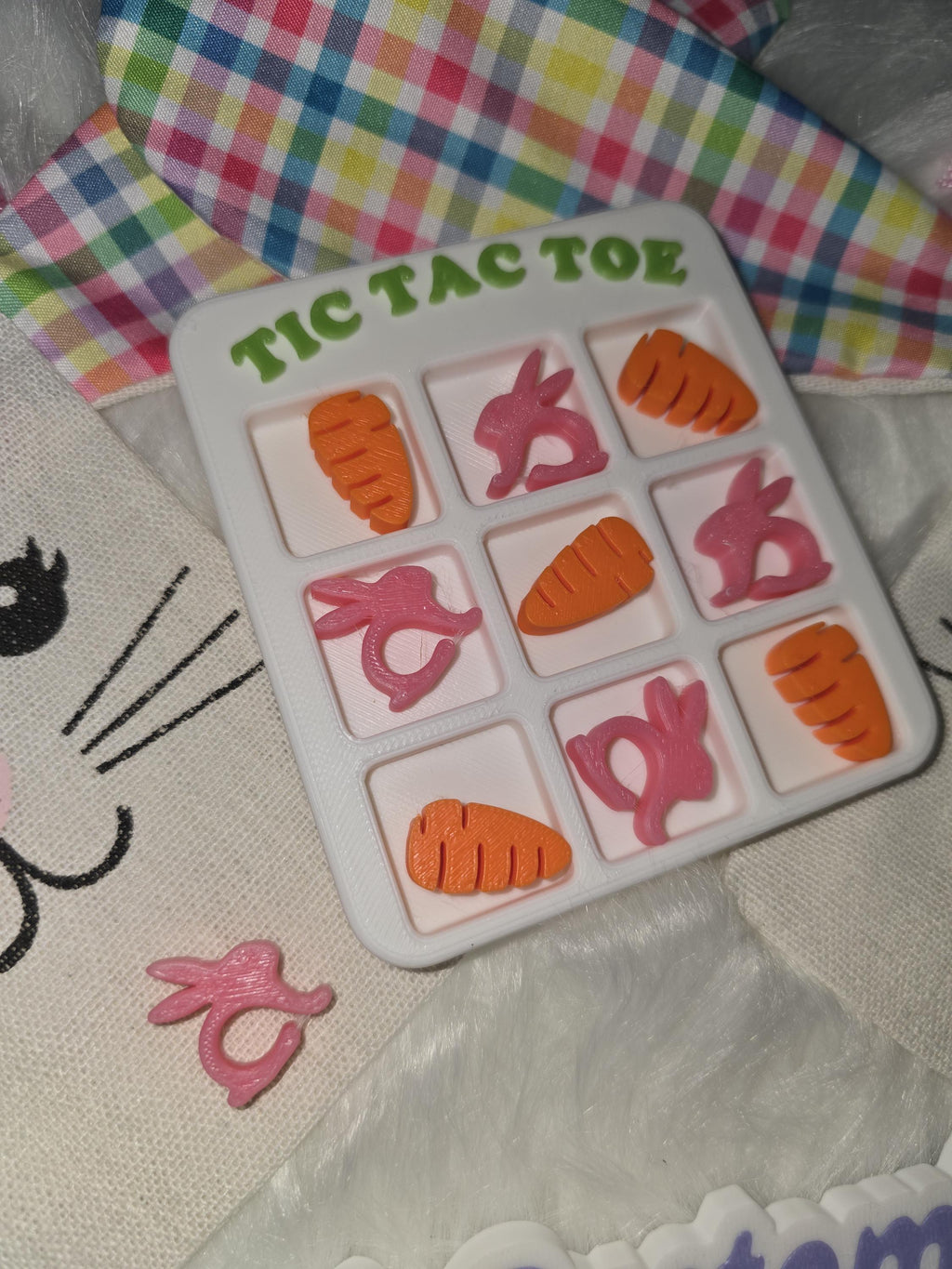 3D Printed Easter Tic Tac Toe Game, Bunny Carrot Travel Toy (PLA)
